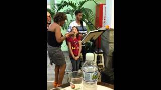 Cantando no Shopping Cadima