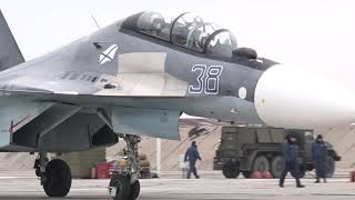 Учебные полеты Су-30 на аэродроме в Крыму