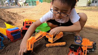Bé Chơi Trò Lớp Học Cát Cùng Với Các Loại Ô Tô Đồ Chơi! Thầy Thái Vlog