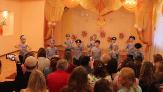 Танец мальчиков на День Мамы