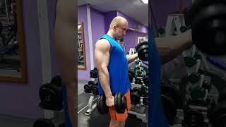 Качаюсь под свой трек #shorts #спорт #фитнес