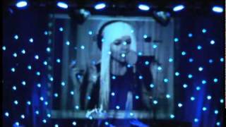 Kerli - Stay Golden (Live) - NEW SONG! (English Subtitles, Download Link)