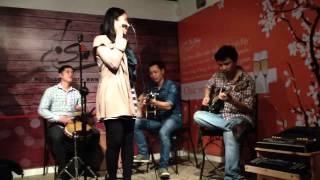 Lắng nghe mùa xuân về (Huyền gago)