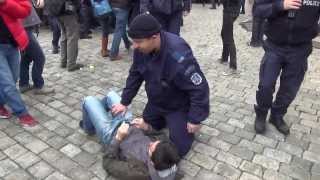 Сблъсък между полиция и студенти - Окупация на парламента 12.11.2013