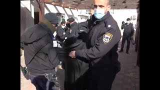 Война с COVID-19 превращается в войну с раввинов с государством?