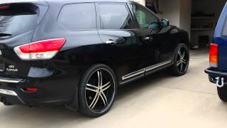 2013 - 2015 Nissan Pathfinder on 24 inch wheels