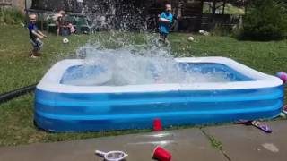 Slow mo Keira Splash