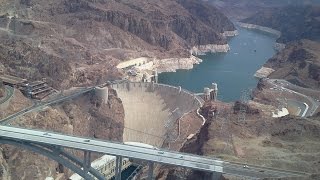 Hoover Dam from helicopter - дамба Гувера с вертолета, США