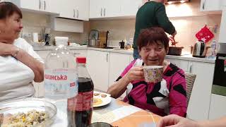 Мама съела  мужские гормоны и стала раком..  ахахах