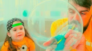 Мега Пузырь из Цветной Слизи! СОПЛИВЫЙ ЛИЗУН!!! Видео для детей!