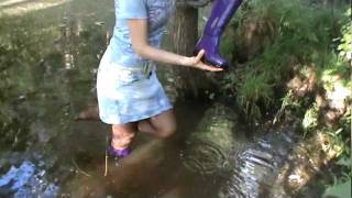 Rubber boots in water M2U00581