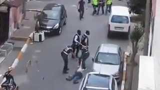 Polisin insanlık dışı muamelesi İstanbul Türkiye