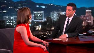 Эмилия Кларк может говорить с американским акцентом. Emilia Clarke Can Talk Like a Valley Girl
