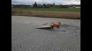 Losi 5ive-t und FG Monster  coole jumps!! 3 mit Crash!!