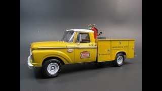 1965 Ford F100 Service Truck 1/25 Scale Model Kit Build Review Moebius Model King 1235