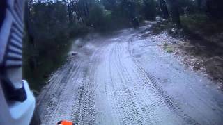 KTM 300 EXC Racing thru Fraser inland tracks. Watch this shit!!! Heaps of fun!!