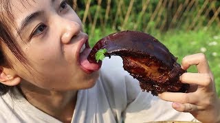 女俠秘製鹵豬舌，一人啃一整塊，隔著屏幕都覺得香，口水都 流出來了【九夕姑娘】