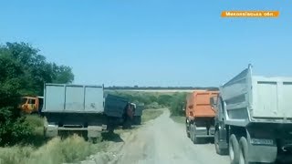 Преступление под носом у власти. Кто и куда вывозит из Нового Буга тысячи тонн песка