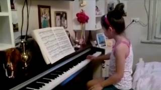 Hans Zimmer "Bird On A Wire"The girl is 6 years old playing with soundtrack.