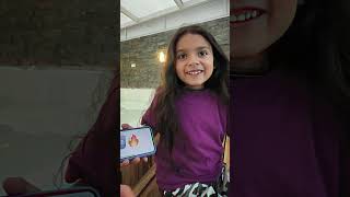 SI MIS HERMANITAS ADIVINAN EL EMOJI SE LO GANAN !!