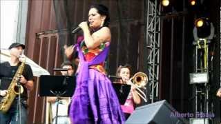 Lila downs en CU / Vámonos - Zapata se Queda