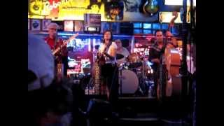 Eileen Rose & The Silver Threads - Jolene (live)