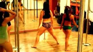 Watch out for this twerking choreography (complete dance) with Gal BePole