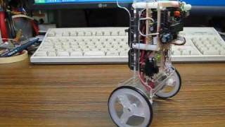 ステッピングモータ版の倒立2輪車