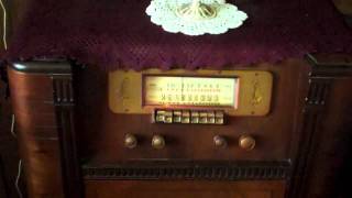 1947/48 Silvertone Model  6106A Combination Console Vintage Radio.