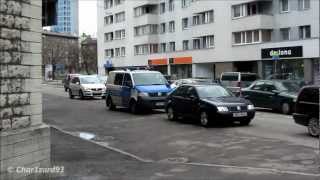 Politsei Peatas Auto // Police pulling over a strange driver