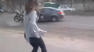 Авария мотоциклист въехал в лоб машины, смотреть всем ДТП!!!