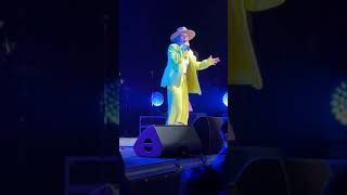 Zivert выключился микрофон