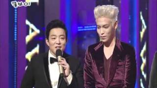 Big Bang TOP won Best New Actor at 31st Blue Dragon Fim Award