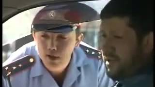 Танцующий мент.(The dancing cop) mp4