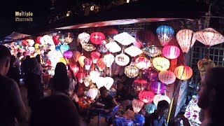 挂满美丽灯笼的灯笼街夜市