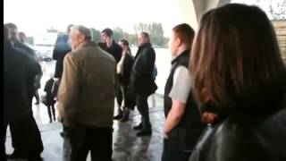 Удальцов и Галанин угрожают в Калининграде девушке