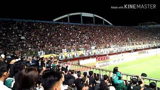 Chant Jak mania terhenti,ketika koreo BCS di mulai