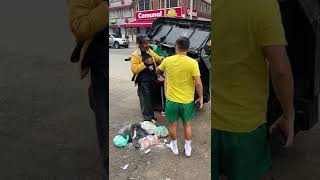 REGALANDO SONRISAS EN LA CALLE !!