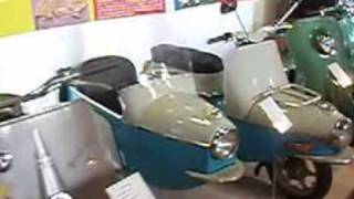Raduno Vespa Vizzolo 17 Maggio 2009 - Visita al museo Lambretta