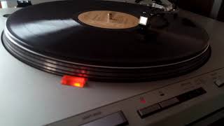Проигрыватель винила Technics SL-D303