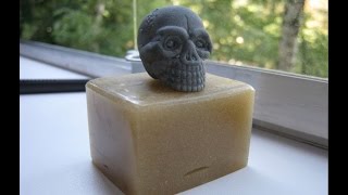 Череп (брелок) из эпоксидной смолы в желатиновой форме