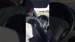 Baiatul meu la 18 ani si prima calatorie cu masina ca sofer