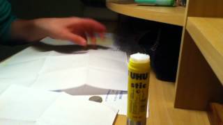 Faire disparaître une pièce - Trucage feuille de papier