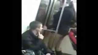 Lüt qız Bakı metrosunda mincür oyundan çıxdı
