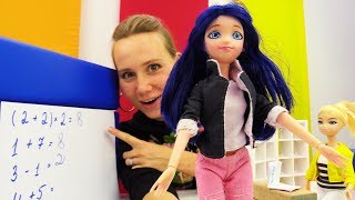 Маринетт и случай на контрольной! Игры в куклы ЛедиБаг