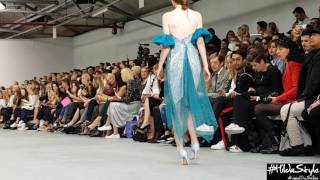 Cinderella Epic Shoes Fail @ London Fashion Week 2016 - High Heels fall