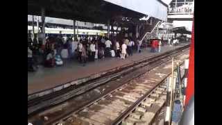 02394 Anand Vihar T- Patna SF AC Special Arriving Kanpur Central !!
