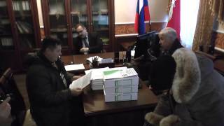Против добычи никеля в Черноземье. 16.12.2013г. Передача подписей жителей г.Воронежа.