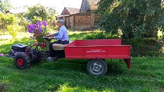 Возим грунт мотоблоком.  Руль на прицепе.