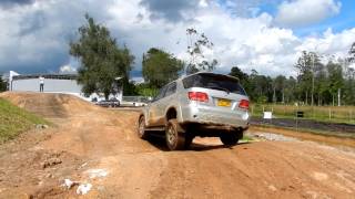 Toyota Fortuner en la pista de Yokomotor en Llano Grande